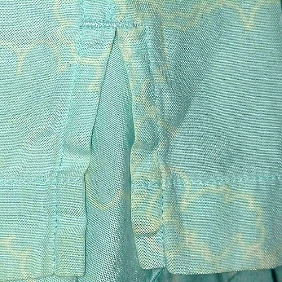 Perry ellis short Sleeve %75 Silk %25 cotton Button Down Soft cool - Picture 3 of 4